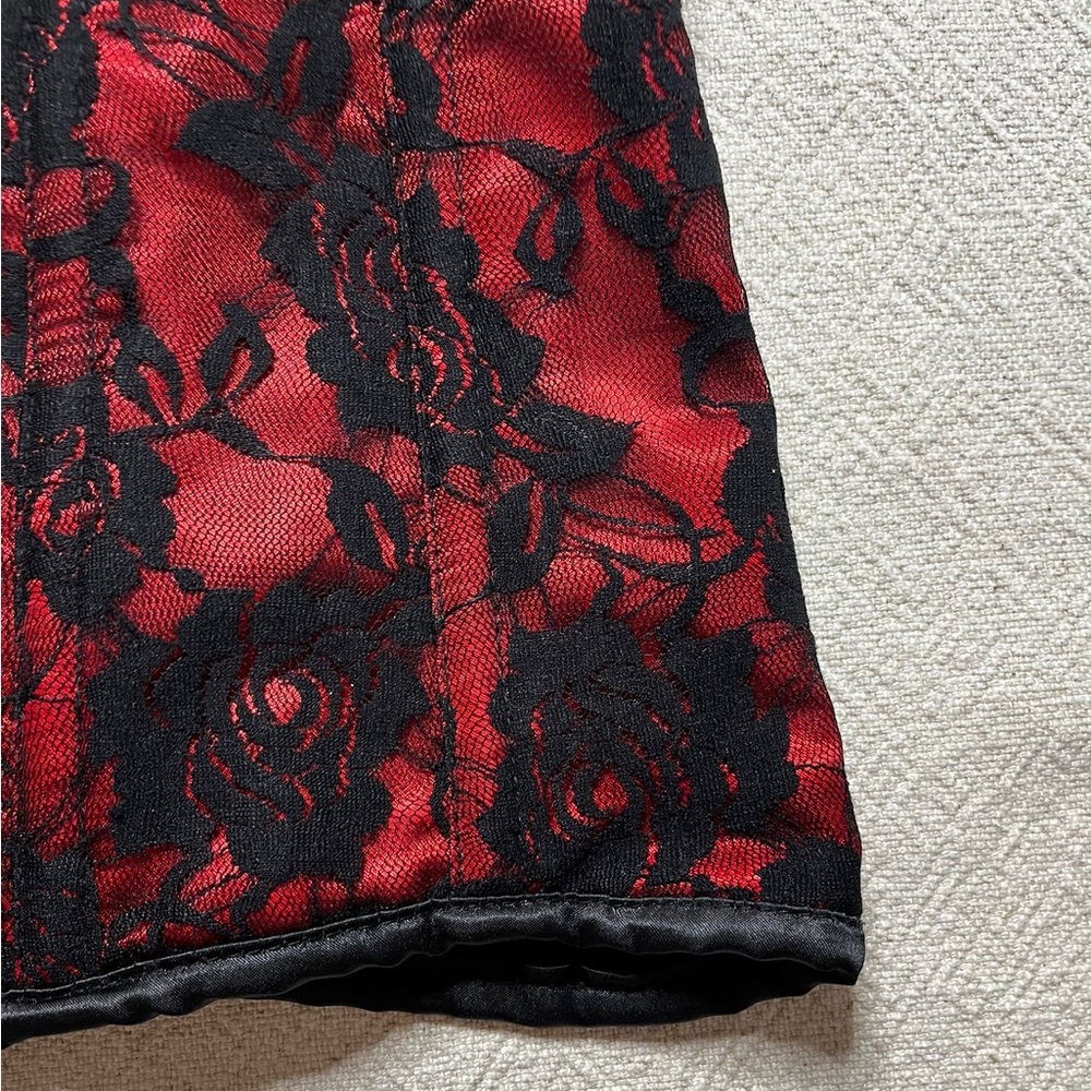 Daisy Corsets Lavish Red & Black Lace Front Zipper Corset XXL - Picture 4 of 8